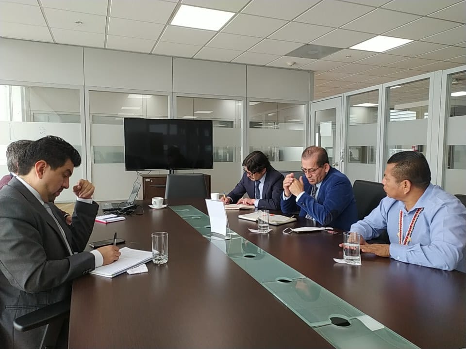 Reunión de trabajo en el Ministerio de Economía y Finanzas