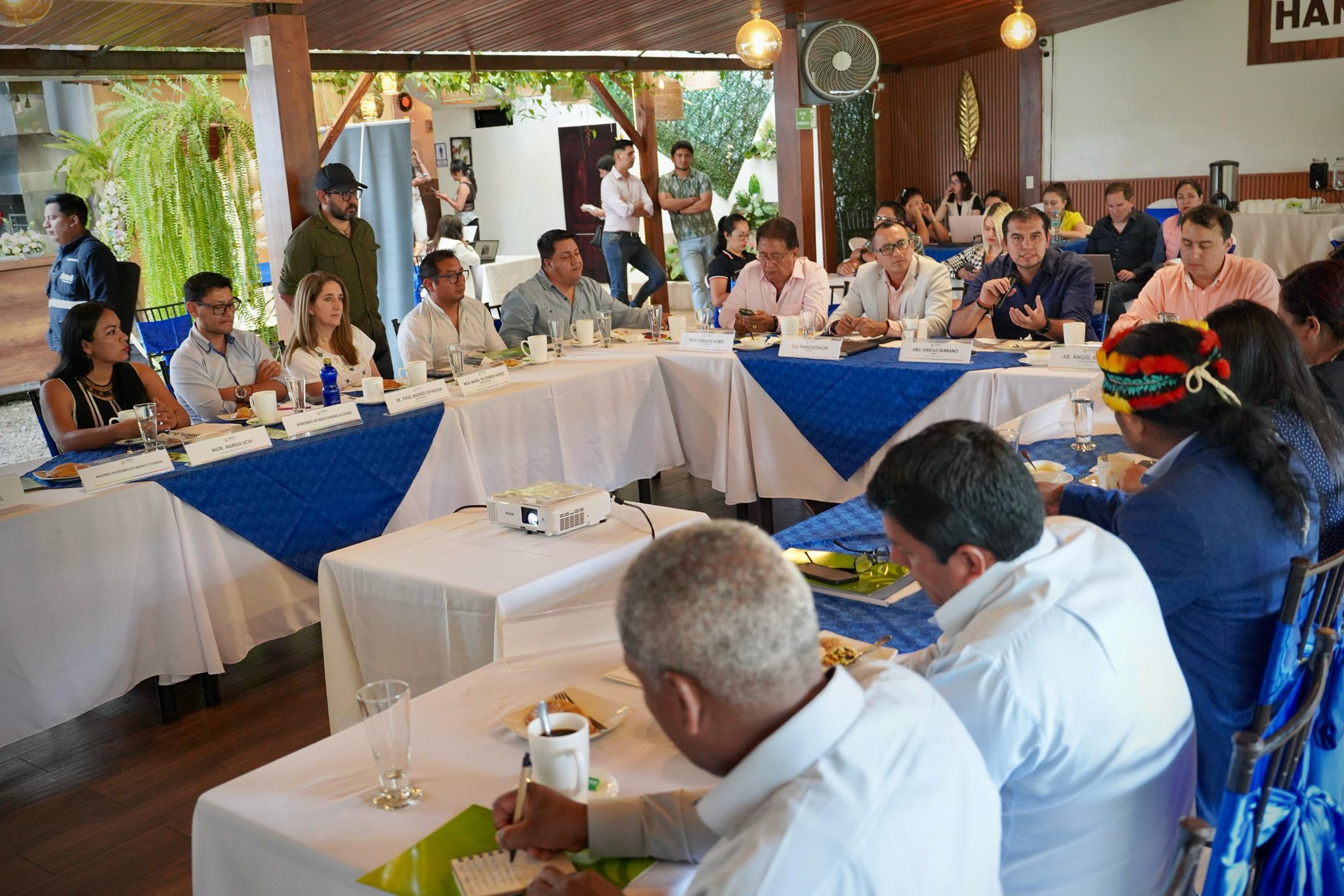 En Puyo: Sesión Extraordinaria de Directorio con la presencia de Ministros de Estado