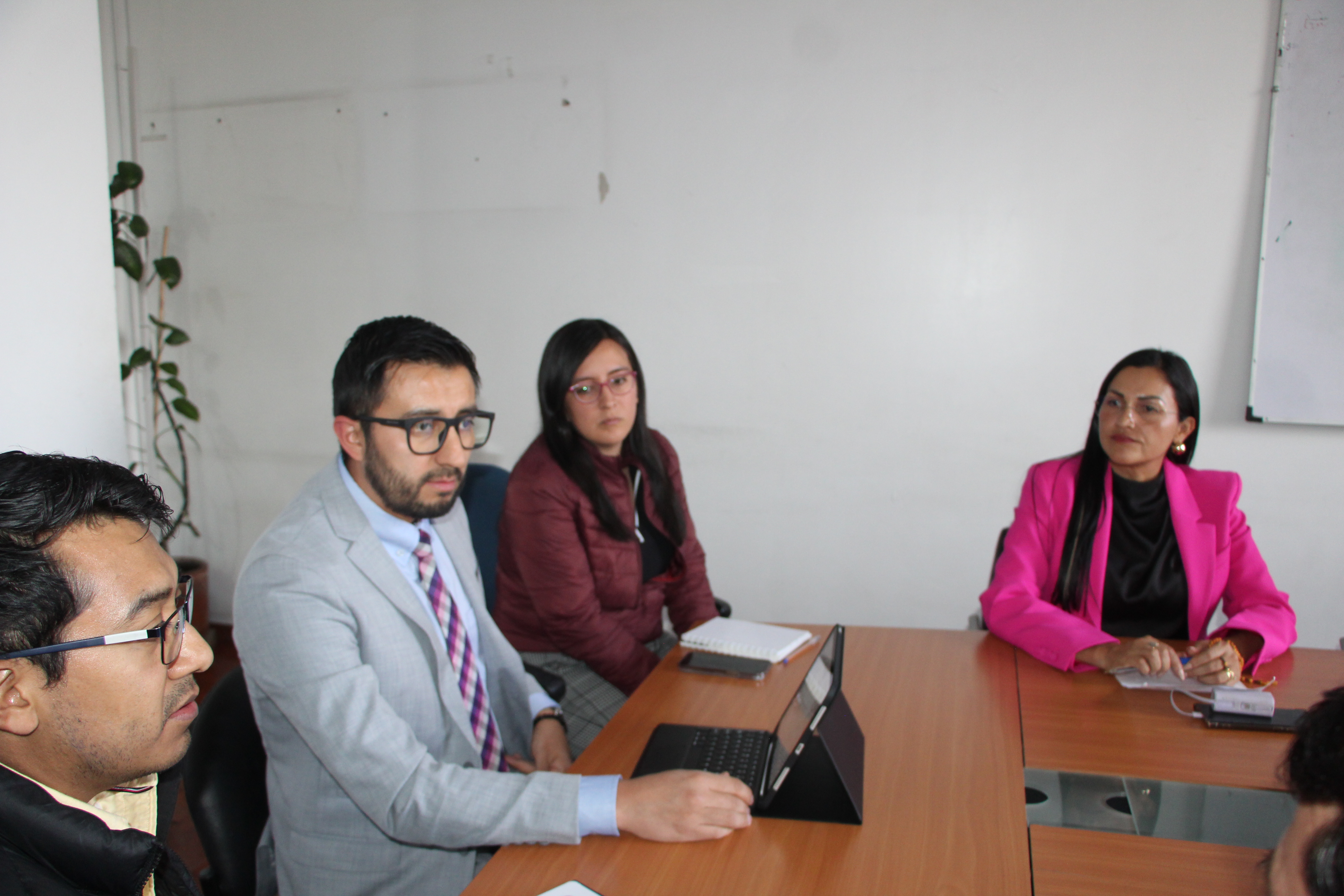 Autoridades de Shushufindi cumplen agenda de labores en Quito