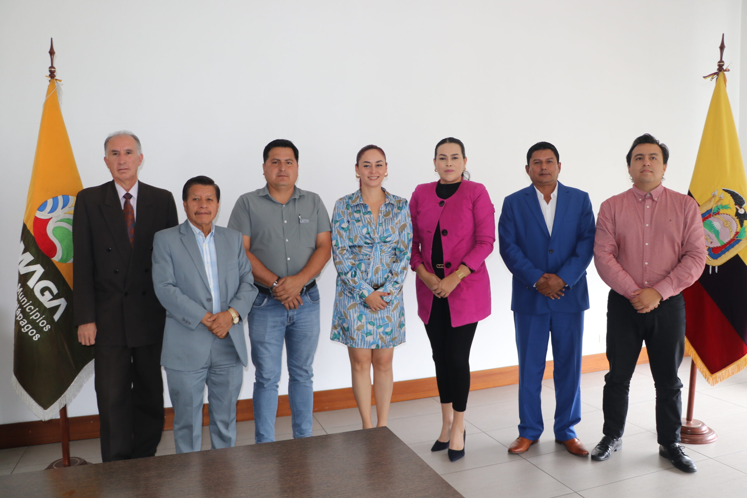 Articulación con instituciones públicas y privadas