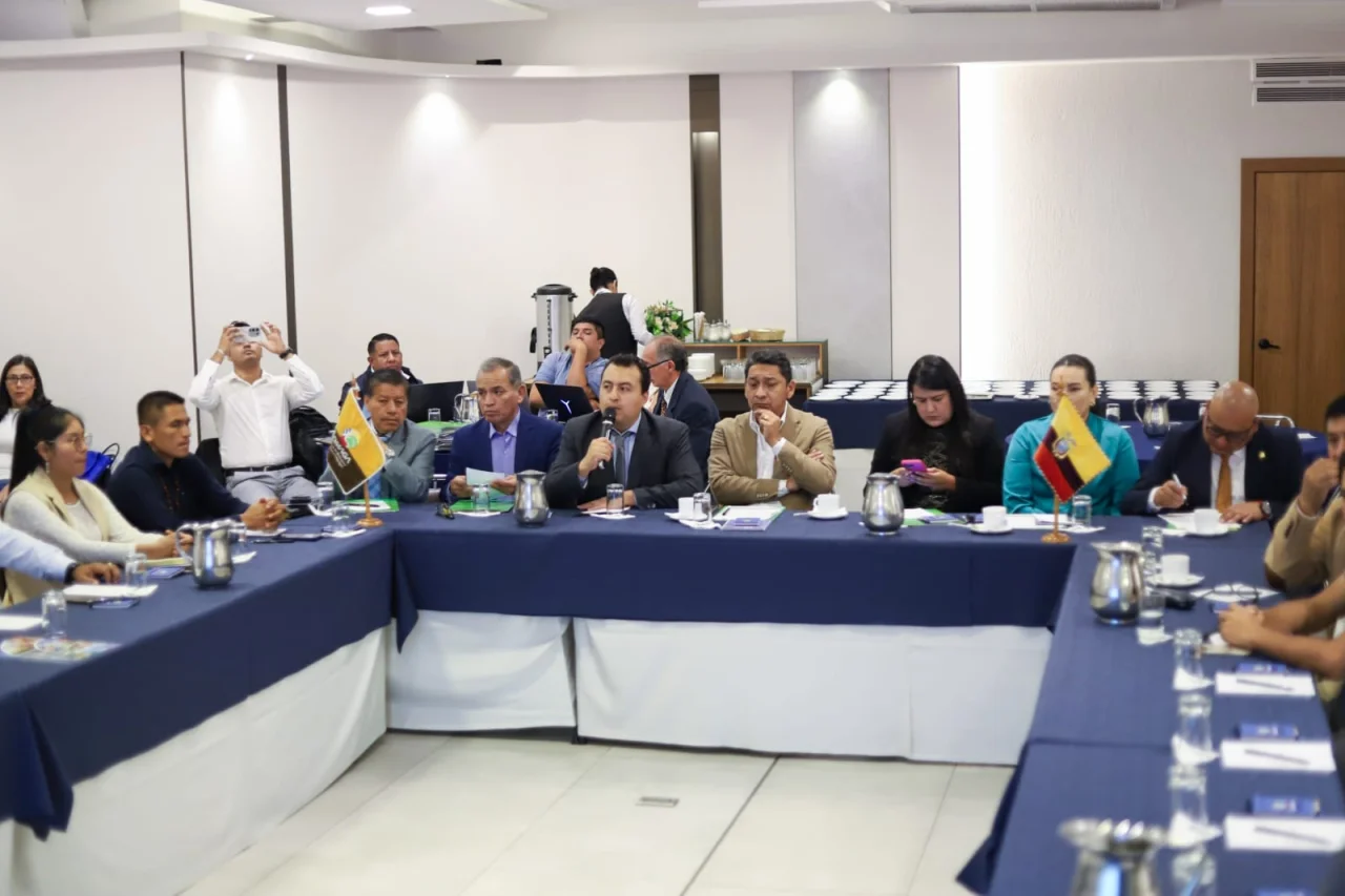 𝘾𝙊𝙈𝘼𝙂𝘼 𝙞𝙢𝙥𝙪𝙡𝙨𝙖 𝙖𝙧𝙩𝙞𝙘𝙪𝙡𝙖𝙘𝙞ó𝙣 𝙮 𝙣𝙪𝙚𝙫𝙤𝙨 𝙘𝙤𝙣𝙫𝙚𝙣𝙞𝙤𝙨 𝙚𝙣 𝙨𝙚𝙨𝙞ó𝙣 𝙚𝙭𝙩𝙧𝙖𝙤𝙧𝙙𝙞𝙣𝙖𝙧𝙞𝙖.- 